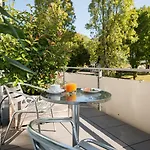Viavelo House Am Seepark Hotel Freiburg im Breisgau