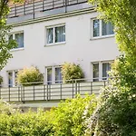Viavelo House Am Seepark Hotel