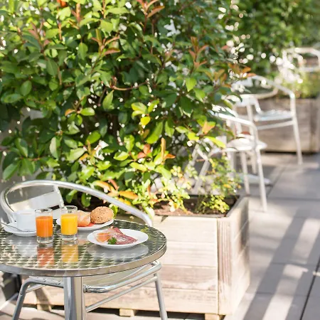 ホテル Viavelo House Am Seepark 3*